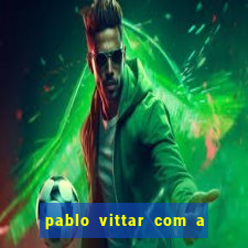 pablo vittar com a camisa do fluminense